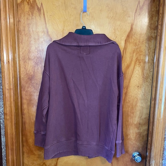 Aerie Oversized Cowl Neck 3/4 Zip Sweatshirt Maroon Size Medium - Picture 9 of 9